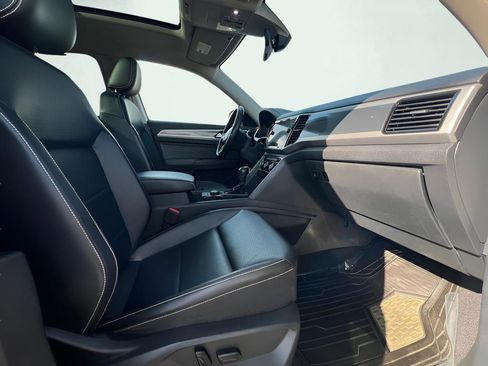 Used 2022 Volkswagen Atlas SEL R-Line AWD/4WD image 30