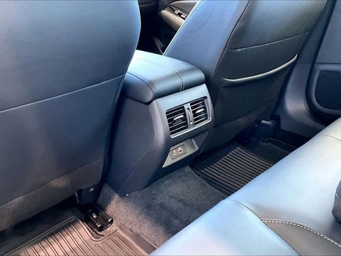 Used 2025 Nissan Altima 2.5 SL FWD image 33