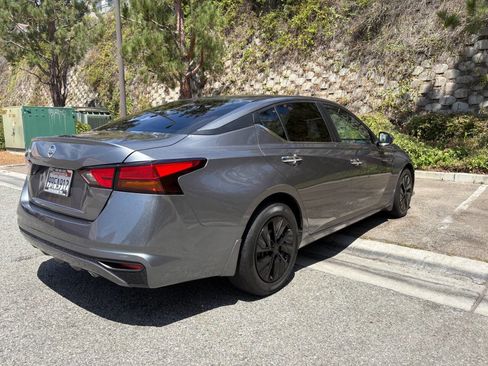 Used 2022 Nissan Altima 2.5 S image 6