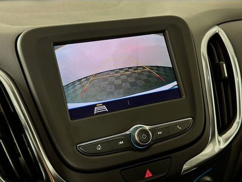 Used 2021 Chevrolet Equinox LT image 22