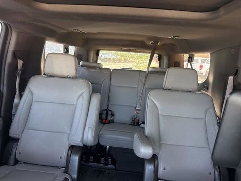 Used 2021 GMC Yukon XL SLT w/ SLT Premium Package AWD/4WD image 11