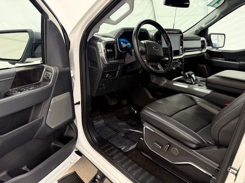 Used 2021 Ford F150 Lariat image 32