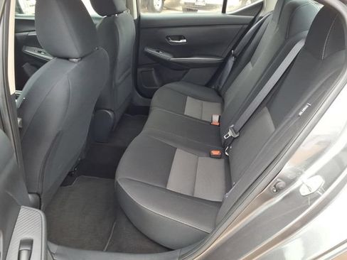 Used 2025 Nissan Sentra SV FWD image 10