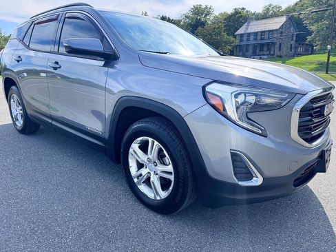 Used 2018 GMC Terrain SLE w/ Infotainment Package I AWD/4WD image 1