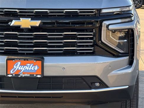 New 2026 Chevrolet Suburban High Country image 7