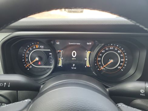 New 2025 Jeep Gladiator Sport image 10