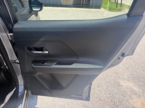 Used 2025 Nissan Kicks SV FWD image 16