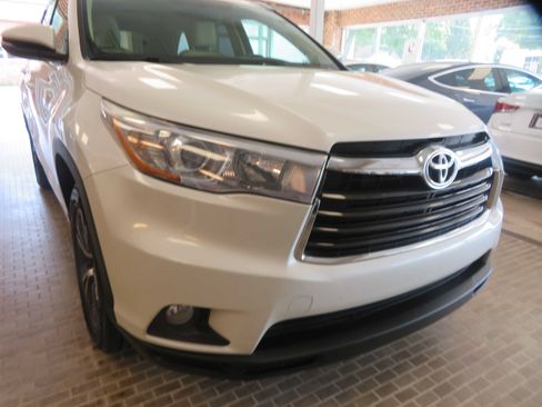 Used 2016 Toyota Highlander XLE FWD image 66