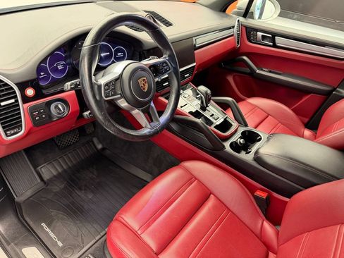 Used 2023 Porsche Cayenne Platinum Edition AWD/4WD image 4