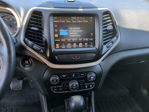 Used 2015 Jeep Cherokee Limited FWD image 21