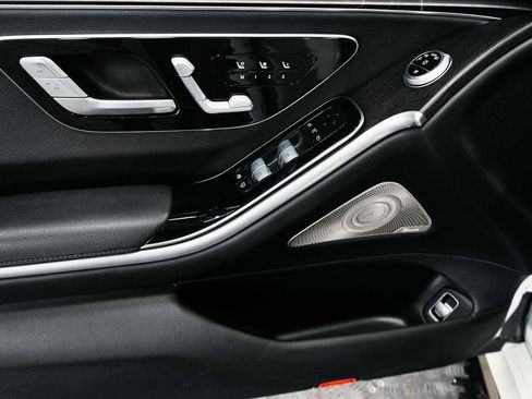 Used 2023 Mercedes-Benz S 500 4MATIC w/ AMG Line image 12