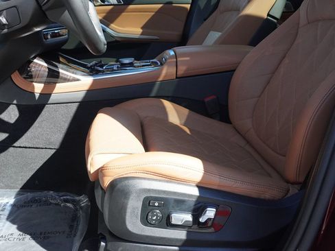 Used 2024 BMW X7 xDrive40i w/ Premium Package AWD/4WD image 32
