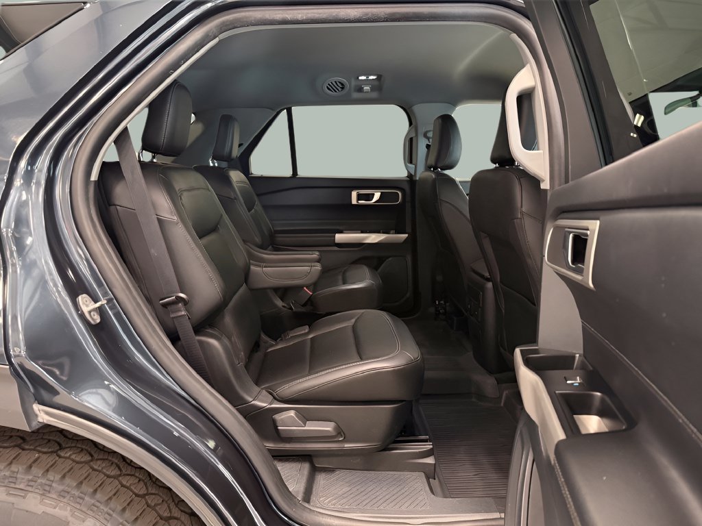 Used 2023 Ford Explorer XLT w/ Equipment Group 202A AWD/4WD image 28