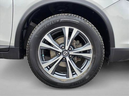 Used 2018 Nissan Rogue SL AWD/4WD image 9