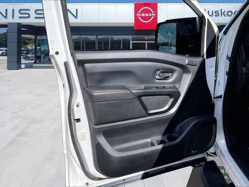 Used 2023 Nissan Titan PRO-4X w/ Pro-4x Convenience Package AWD/4WD image 20
