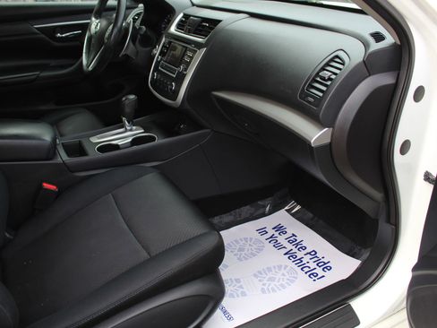 Used 2017 Nissan Altima 2.5 SR w/ Midnight Edition Package image 17