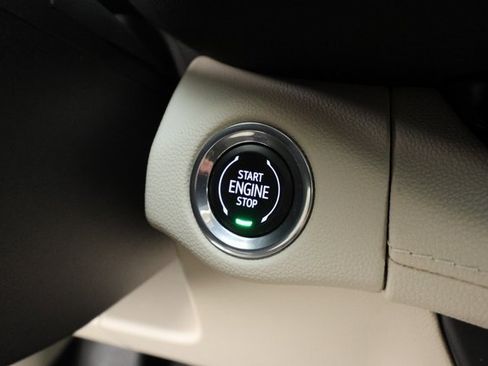 Used 2022 Buick Envision Avenir w/ Technology Package II image 21