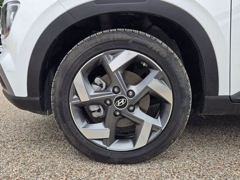 Used 2025 Hyundai Venue SEL FWD image 32