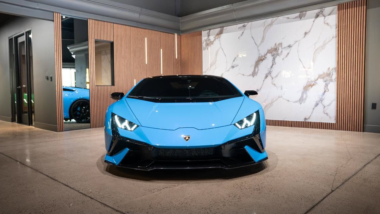 Used 2023 Lamborghini Huracan Tecnica RWD image 3