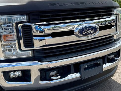 Used 2019 Ford F250 XLT w/ XLT Premium Package image 29