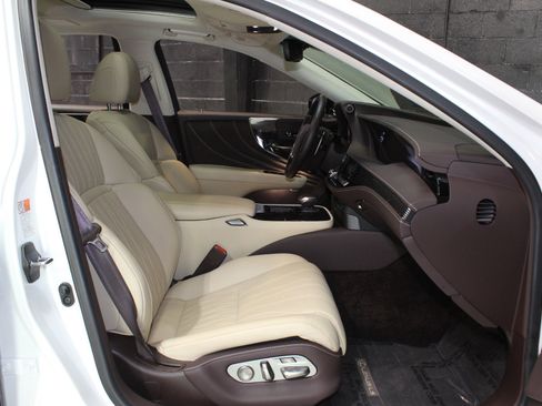 Used 2020 Lexus LS 500 w/ Luxury Package image 57