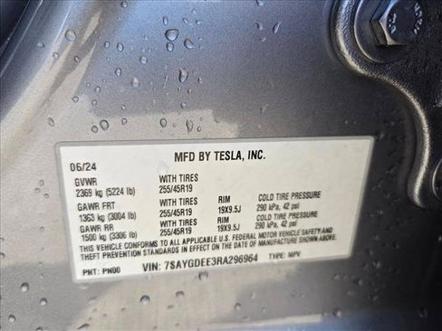 Used 2024 Tesla Model Y Long Range AWD/4WD image 20
