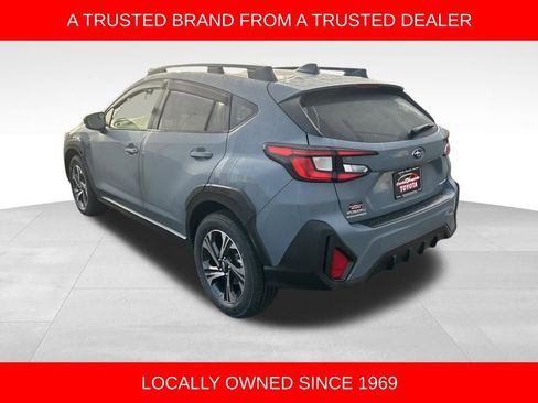 Used 2024 Subaru Crosstrek 2.0i Premium image 3