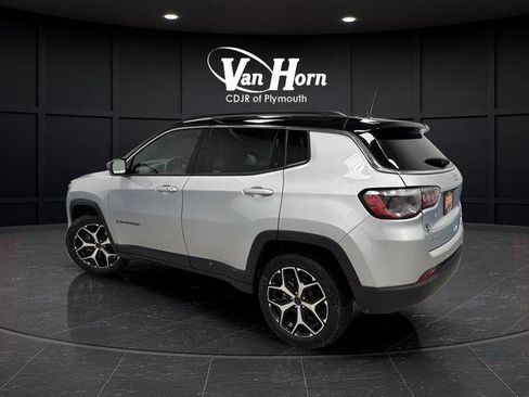 Certified 2025 Jeep Compass Limited image 3