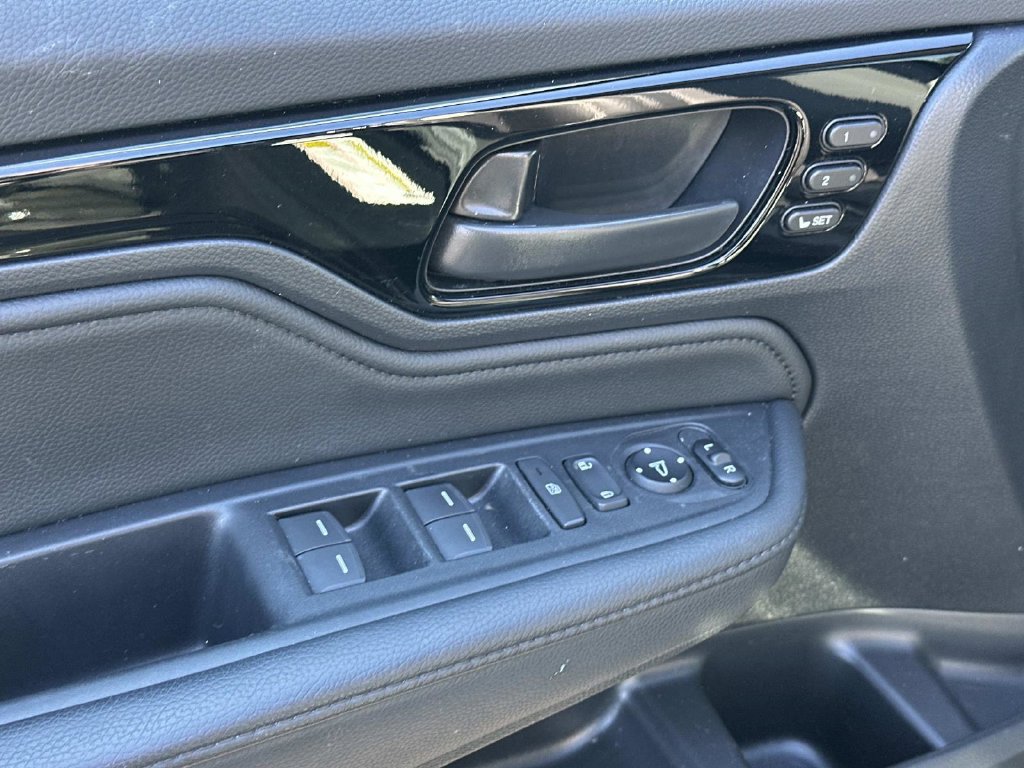 Used 2025 Honda Odyssey Touring image 17