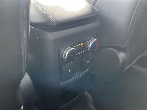 Used 2021 Ford Explorer XLT w/ Equipment Group 202A image 11