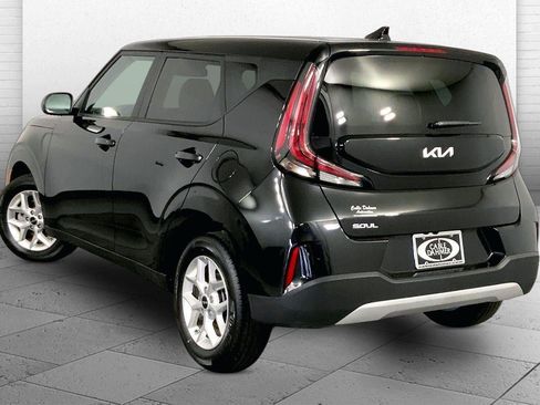 Used 2025 Kia Soul LX w/ LX Technology Package FWD image 11