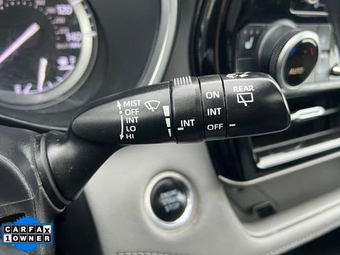Used 2021 Toyota Highlander XLE AWD/4WD image 28
