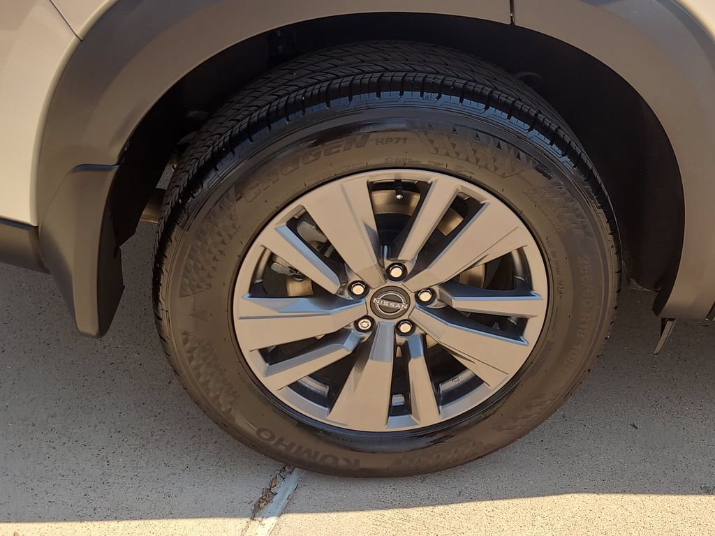 Certified 2025 Nissan Pathfinder S FWD image 6