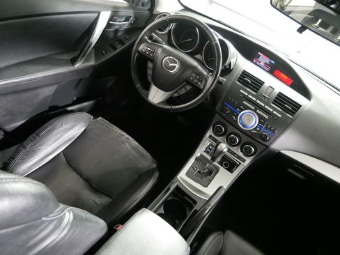 Used 2011 MAZDA MAZDA3 s Grand Touring w/ Tech Pkg FWD image 9