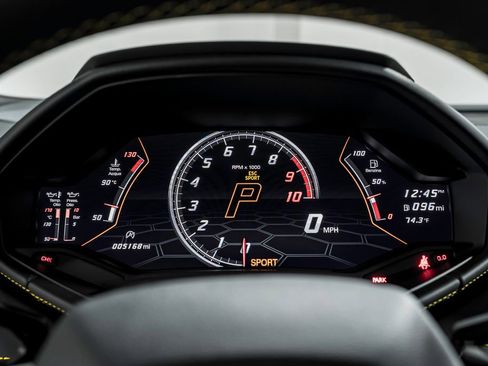 Used 2023 Lamborghini Huracan EVO image 16