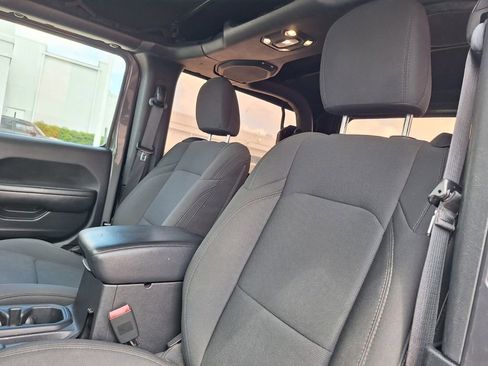 Used 2020 Jeep Wrangler Sport AWD/4WD image 11