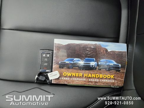 New 2025 Jeep Grand Cherokee Limited w/ Black Appearance Package image 48