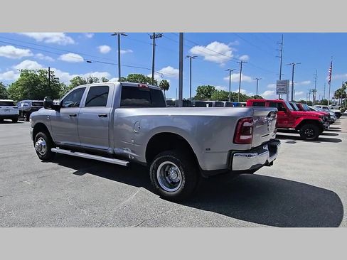 Used 2024 RAM 3500 Tradesman w/ Chrome Appearance Group AWD/4WD image 28