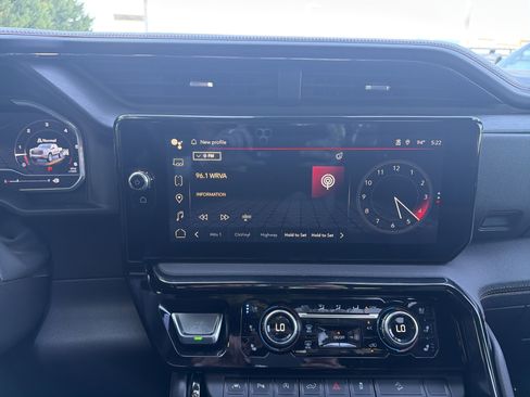 Used 2024 GMC Sierra 1500 AT4 w/ Technology Package image 27