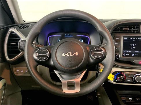 Certified 2025 Kia Soul LX w/ LX Technology Package image 5