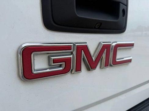 Used 2016 GMC Sierra 3500 SLT w/ Duramax Plus Package AWD/4WD image 4