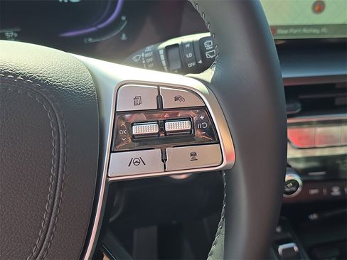 New 2025 Kia Telluride S image 32