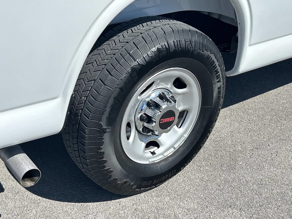 Used 2025 GMC Savana 3500 LT w/ LT Preferred Equipment Group RWD image 16