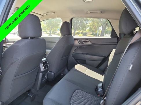 New 2026 Kia Sportage LX image 6
