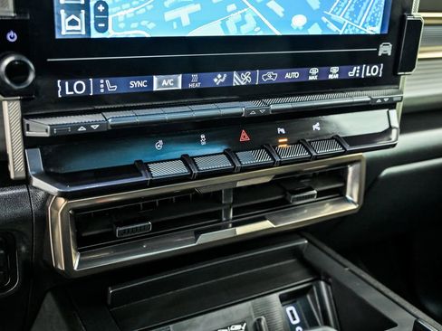 Used 2025 GMC Hummer EV 3X image 23