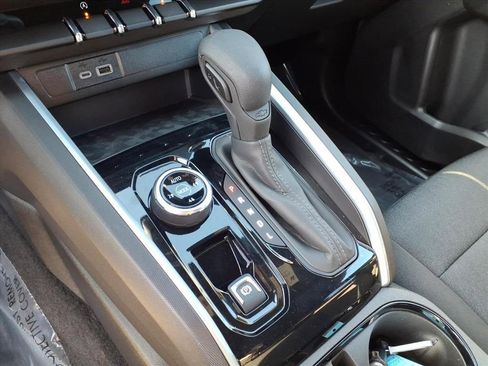 Used 2024 Chevrolet Colorado Trail Boss w/ Technology Package image 19