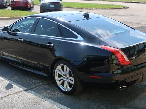 Used 2016 Jaguar XJ R-Sport image 12