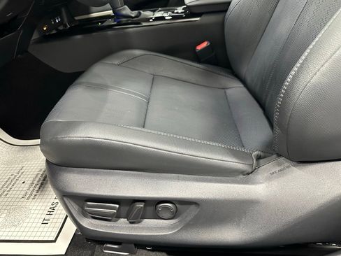 Used 2025 Toyota Camry XSE image 13