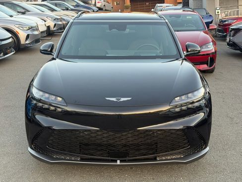 Used 2024 Genesis GV60 RWD image 2