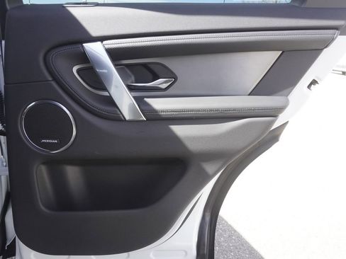 Used 2025 Land Rover Discovery Sport Dynamic SE image 25